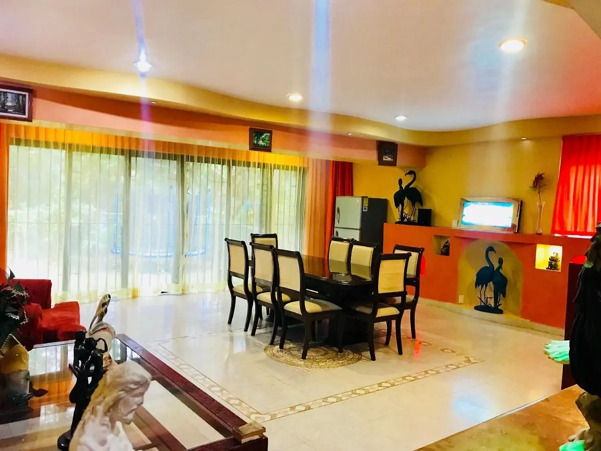 Sunrise Room In Stunning Villa Playacar Townhouse Stage 2 Playa del Carmen 2*,  México