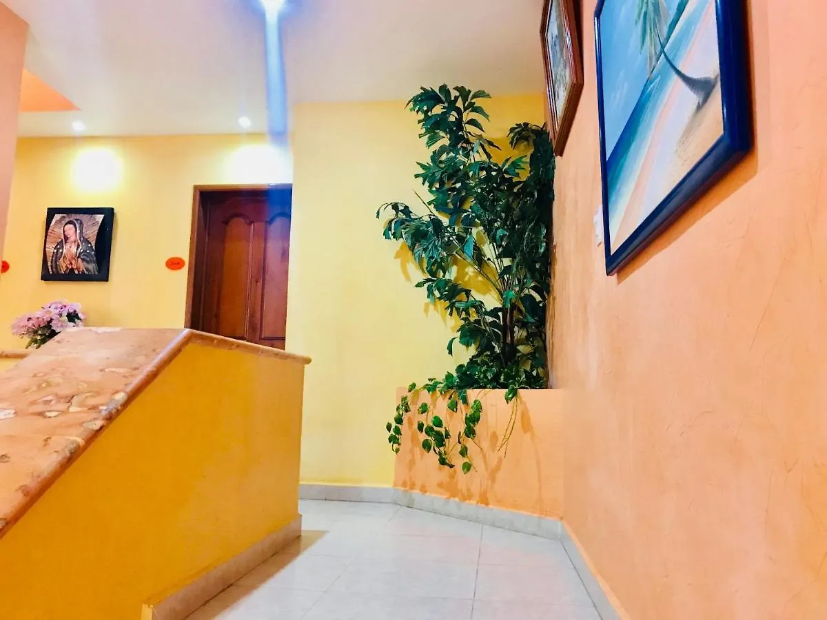 Maison d'hôtes Sunrise Room In Stunning Villa Playacar Townhouse Stage 2 Playa del Carmen